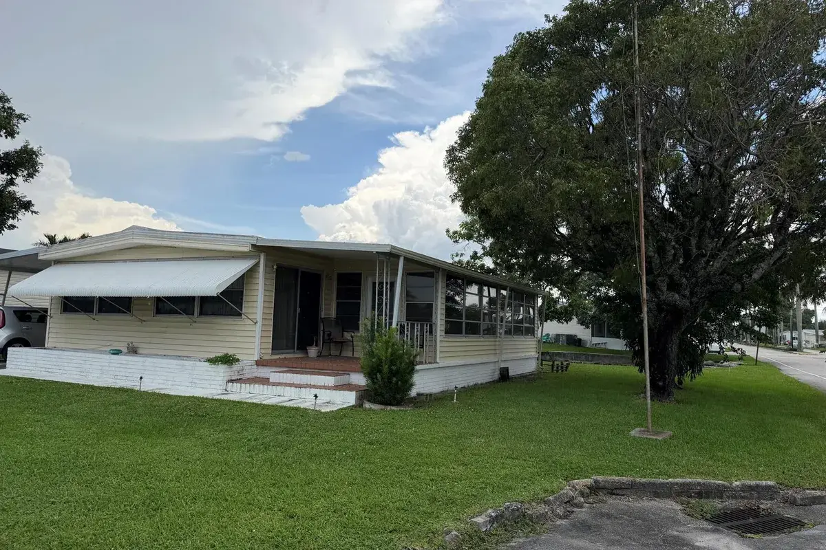 1801 SW 84TH Avenue, Davie FL 33324