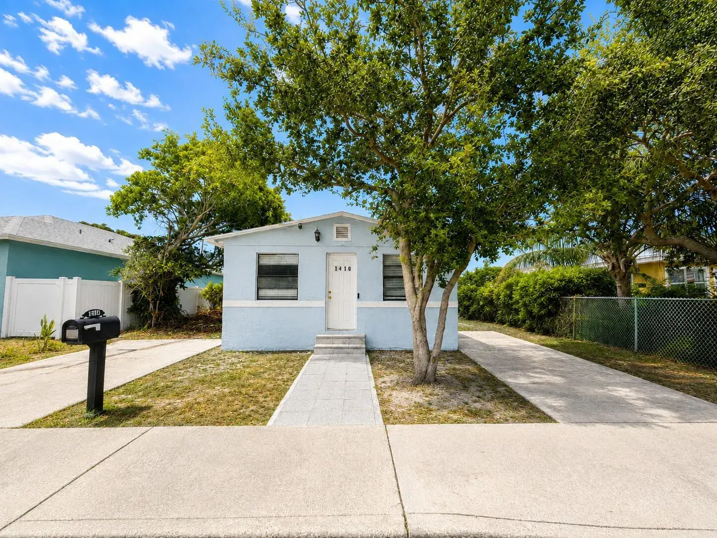 3 bedroom 1 bath Residential for sale at 1410 S J Street, FL 33460