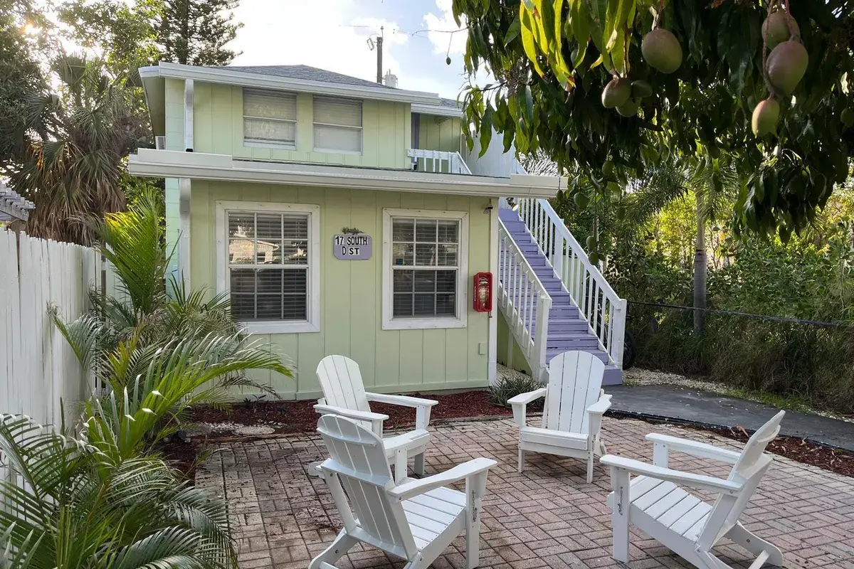 17 S D Street, FL 33460