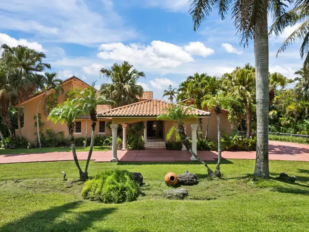 10010 NW 135th Street, Hialeah Gardens FL 33018