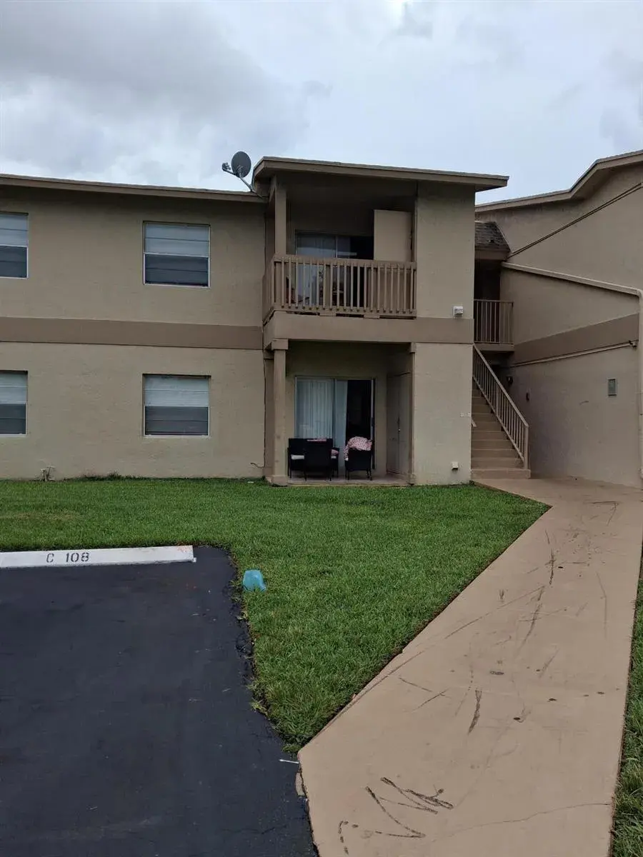 2 bedroom 2 bath Residential for sale at 1798 Abbey Road # 105, West Palm Beach FL 33415