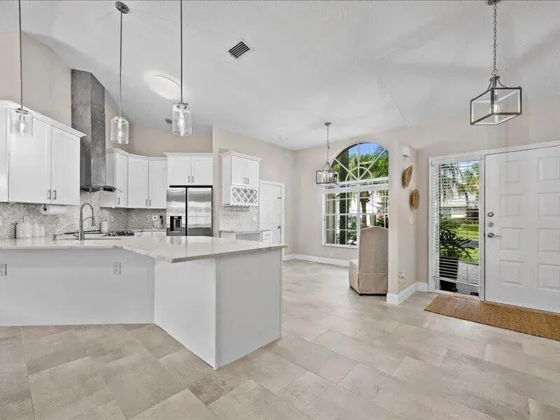 237 MOCCASIN Trail W, Jupiter FL 33458