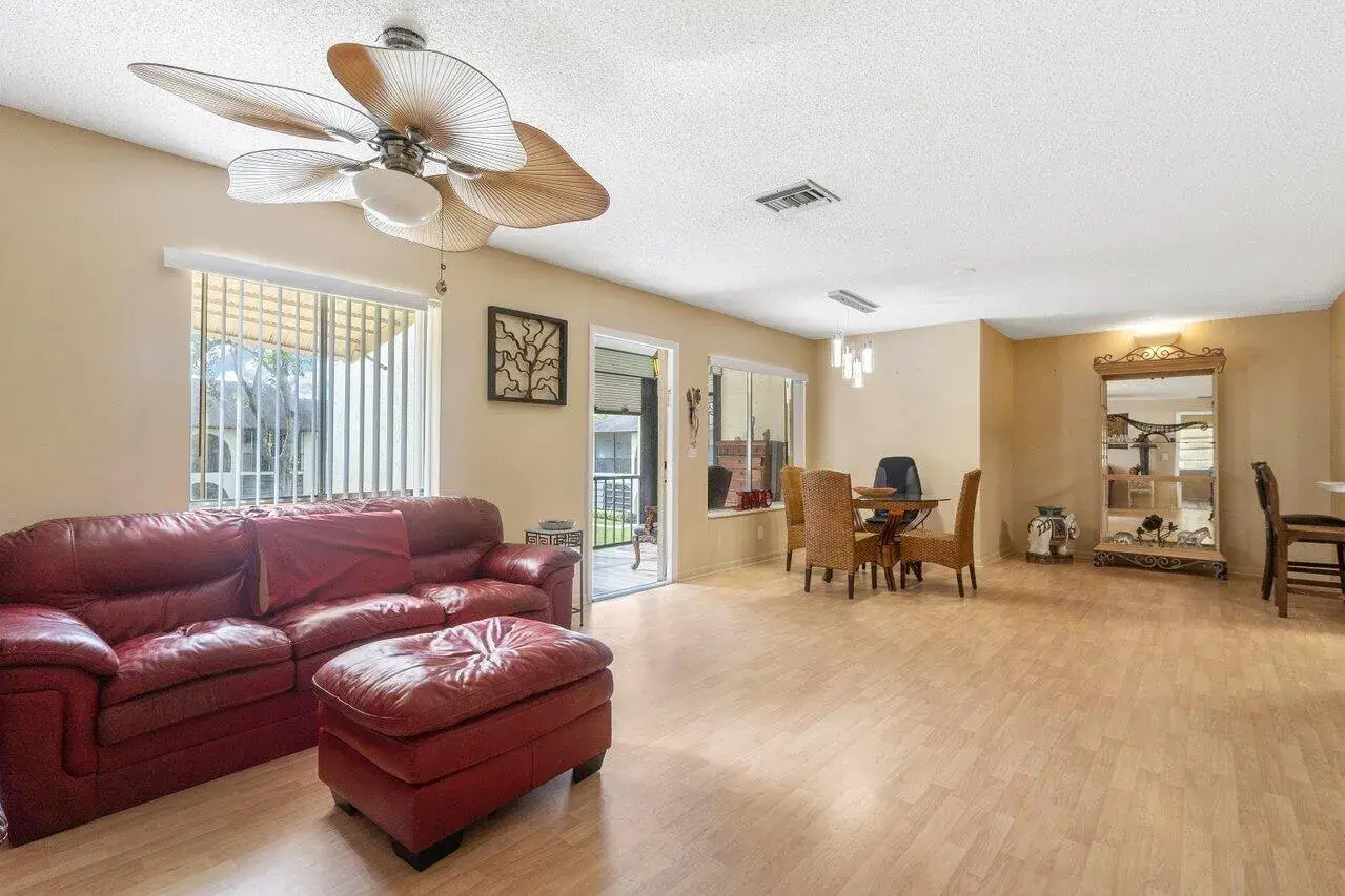 3587 LA PLAYAS # 2, FL 33463