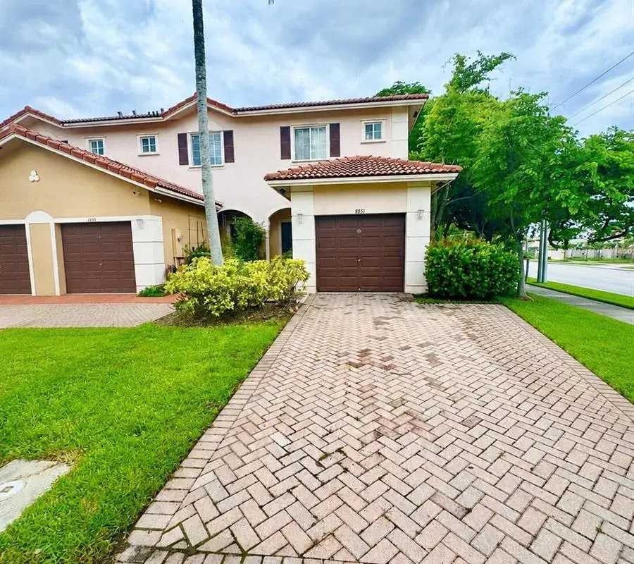 8851 N ISLES Circle, Tamarac FL 33321