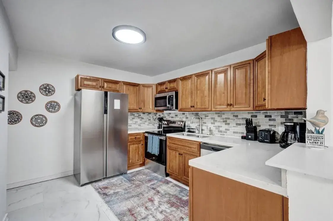 2001 Washington Street, Hollywood FL 33020