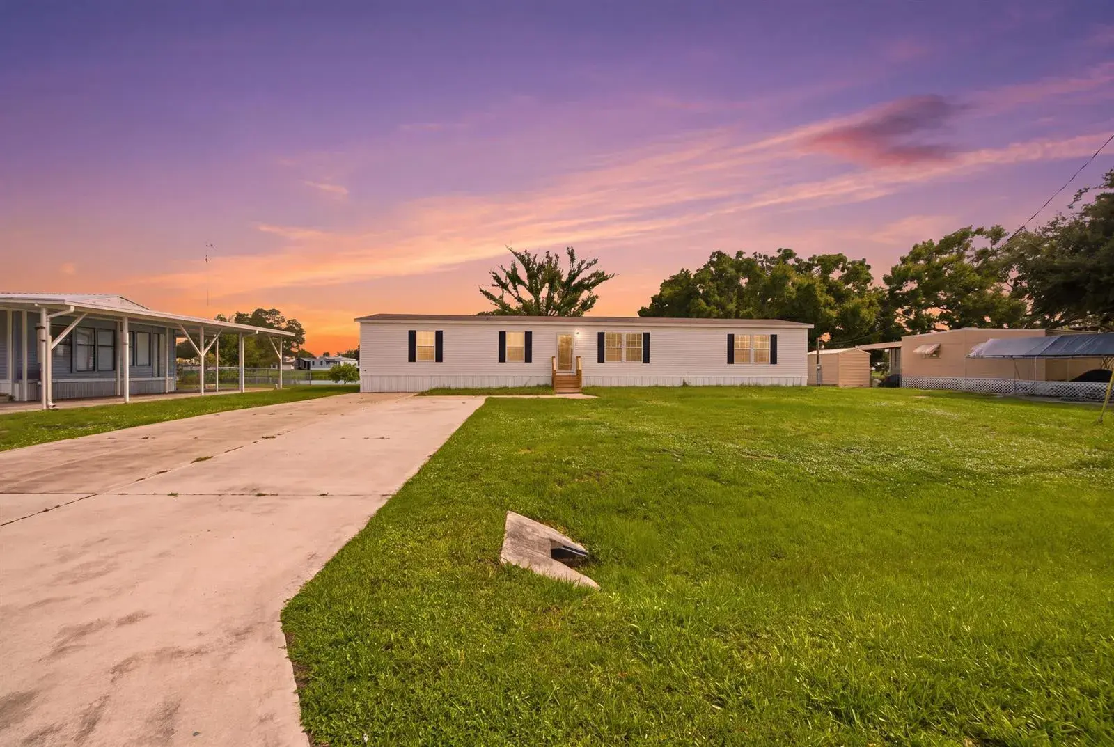 5 bedroom 3 bath Residential for sale at 2130 SE 25TH Drive, Okeechobee FL 34974