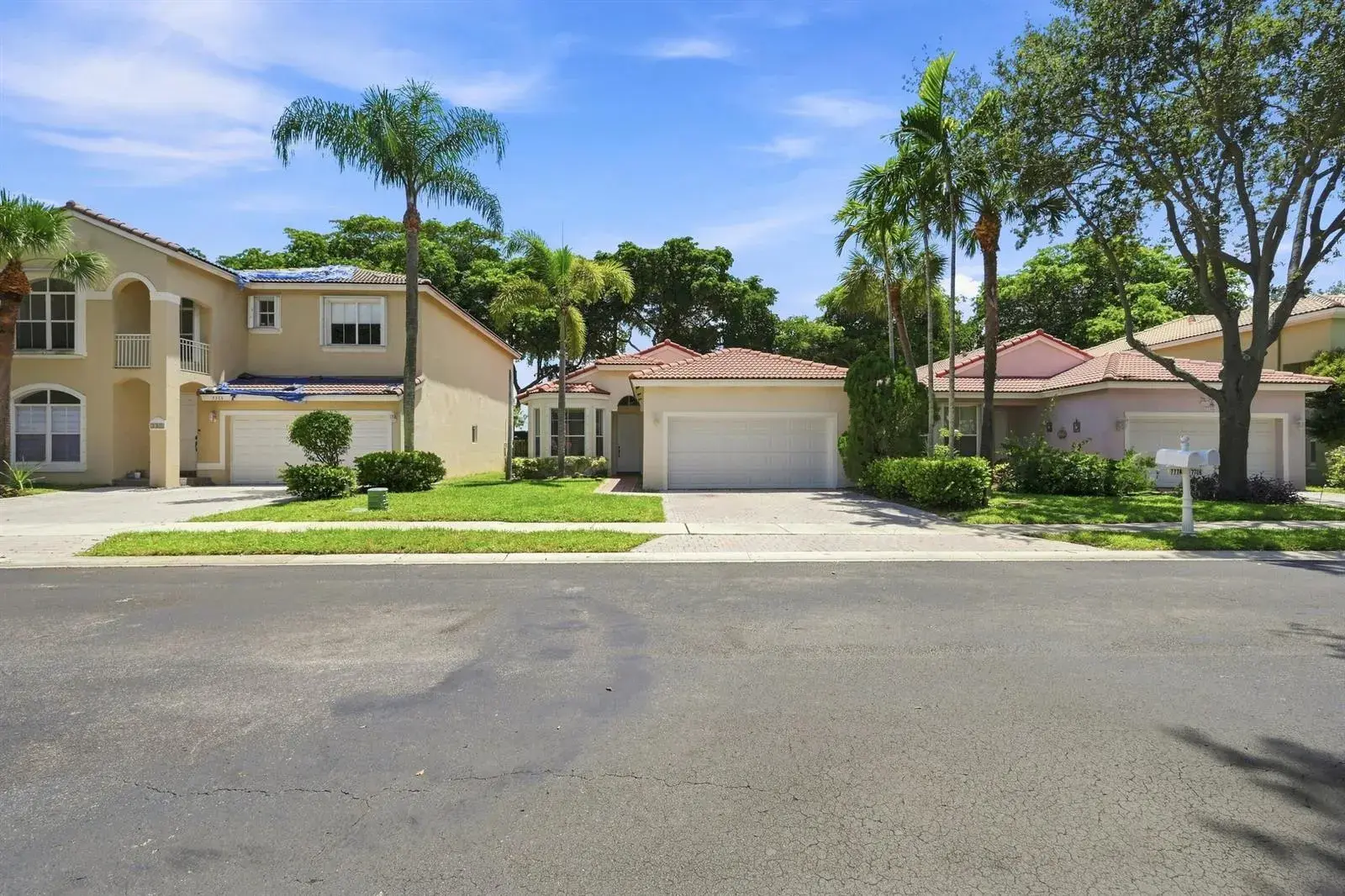 3 bedroom 3 bath Residential for sale at 7778 NW 17th Place, Pembroke Pines FL 33024