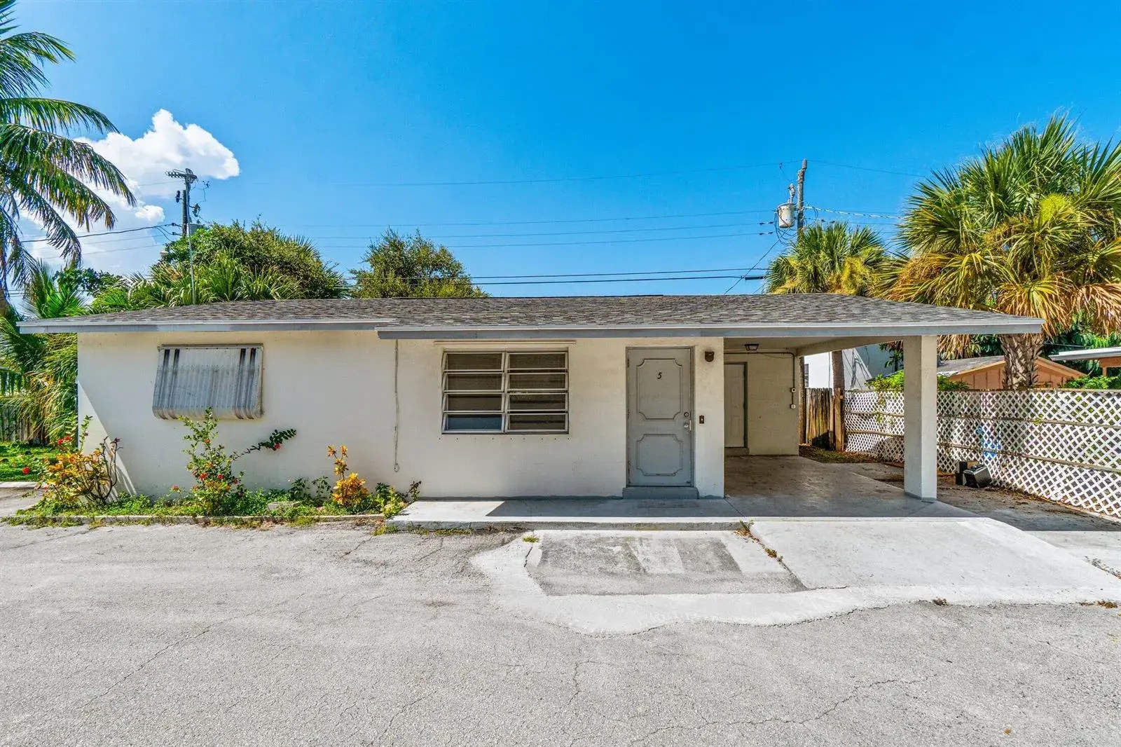 2 bedroom 2 bath for sale at 211 Sunrise Avenue # 5, Lantana FL 33460