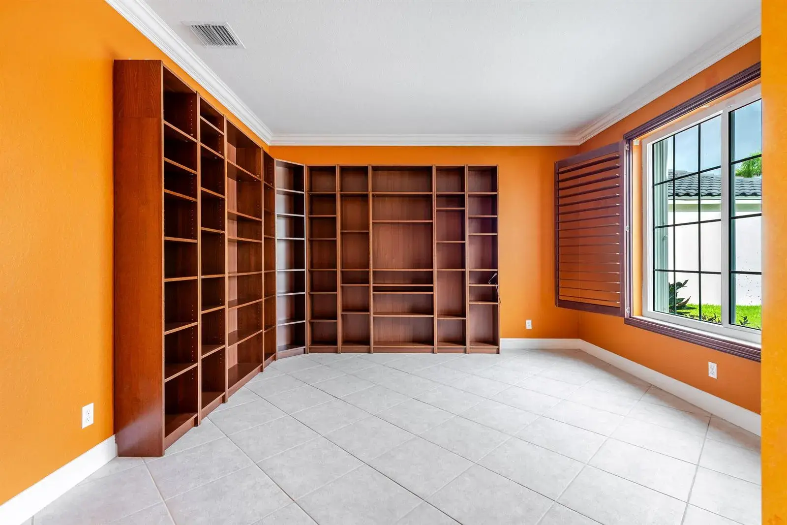 112 ISOLA Circle, Royal Palm Beach FL 33411