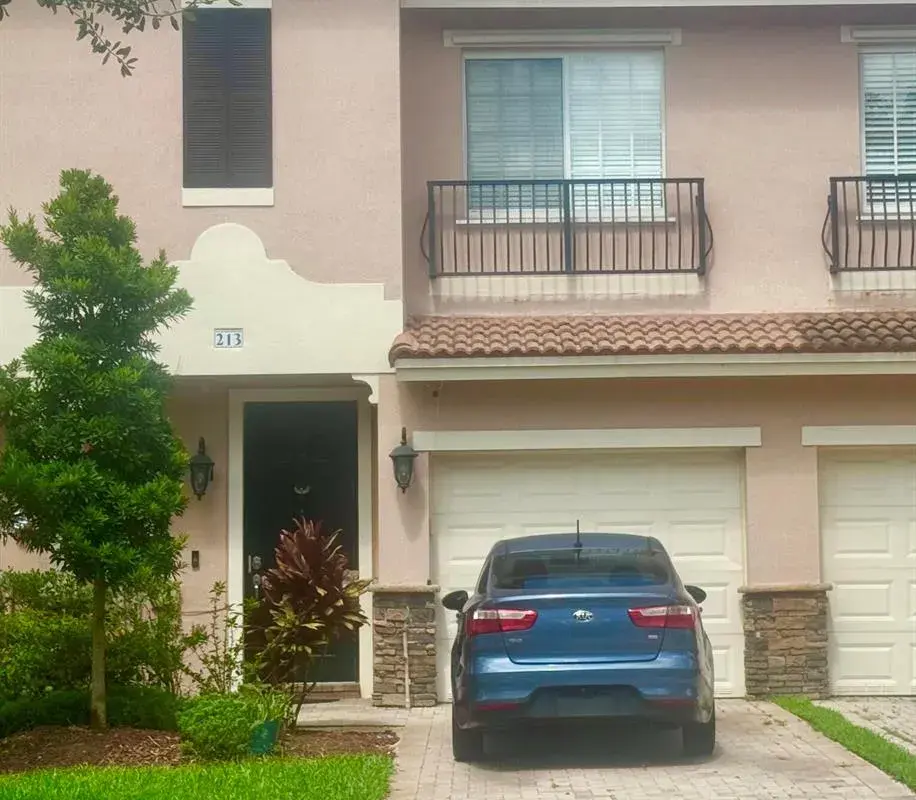 213 Las Brisas Circle, Sunrise FL 33326