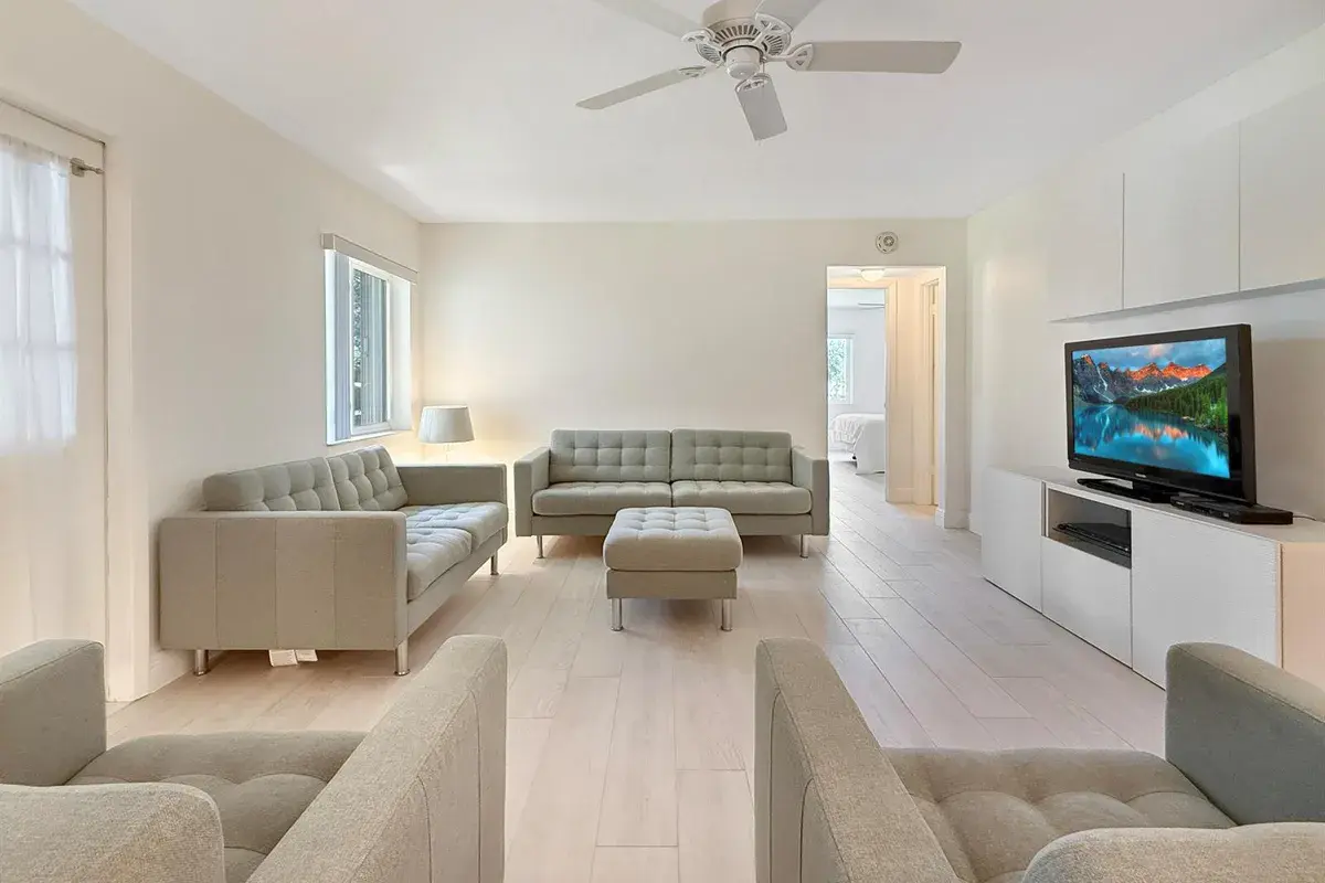 235 PINE HOV Circle # 2, FL 33463