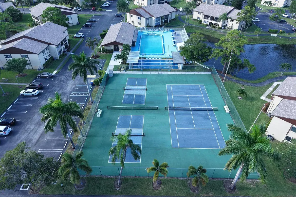 309 Pine Ridge Circle # 1, FL 33463
