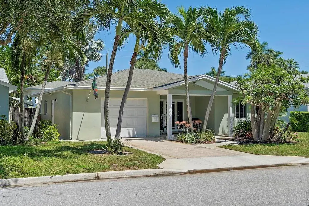 1106 N Lakeside Drive, FL 33460