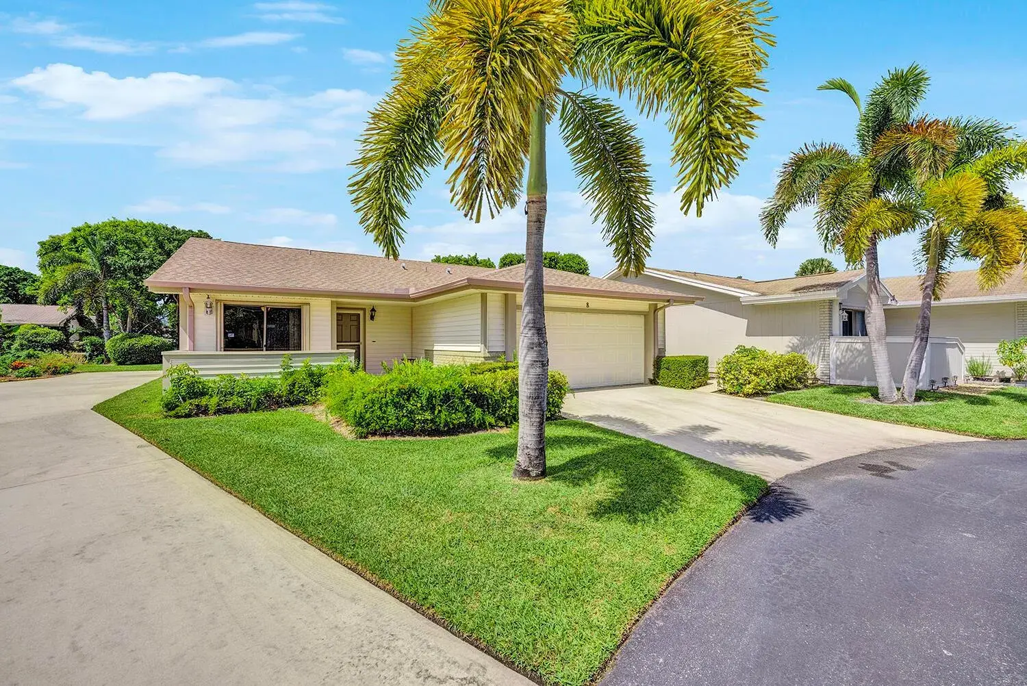 8 Eaton Place, Boynton Beach FL 33426