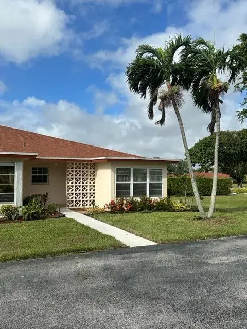 2 bedroom 2 bath Residential for sale at 4585 NW 3rd Street # D, Delray Beach FL 33445