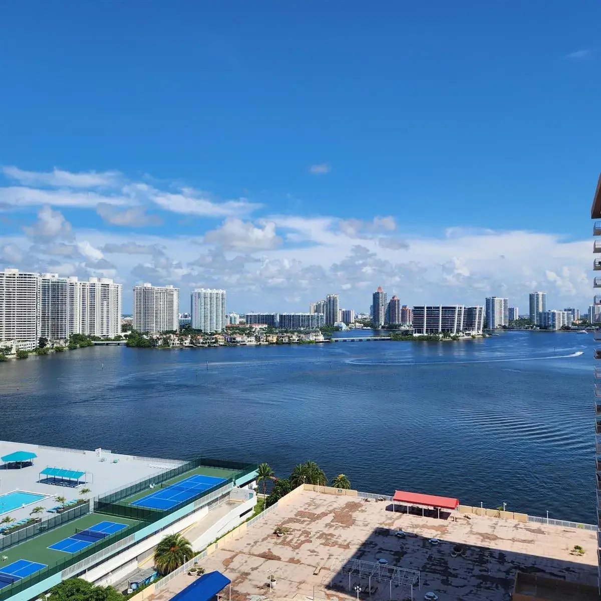 1 bedroom 1 bath Residential for sale at 250 174th Street, Sunny Isles Beach FL 33160