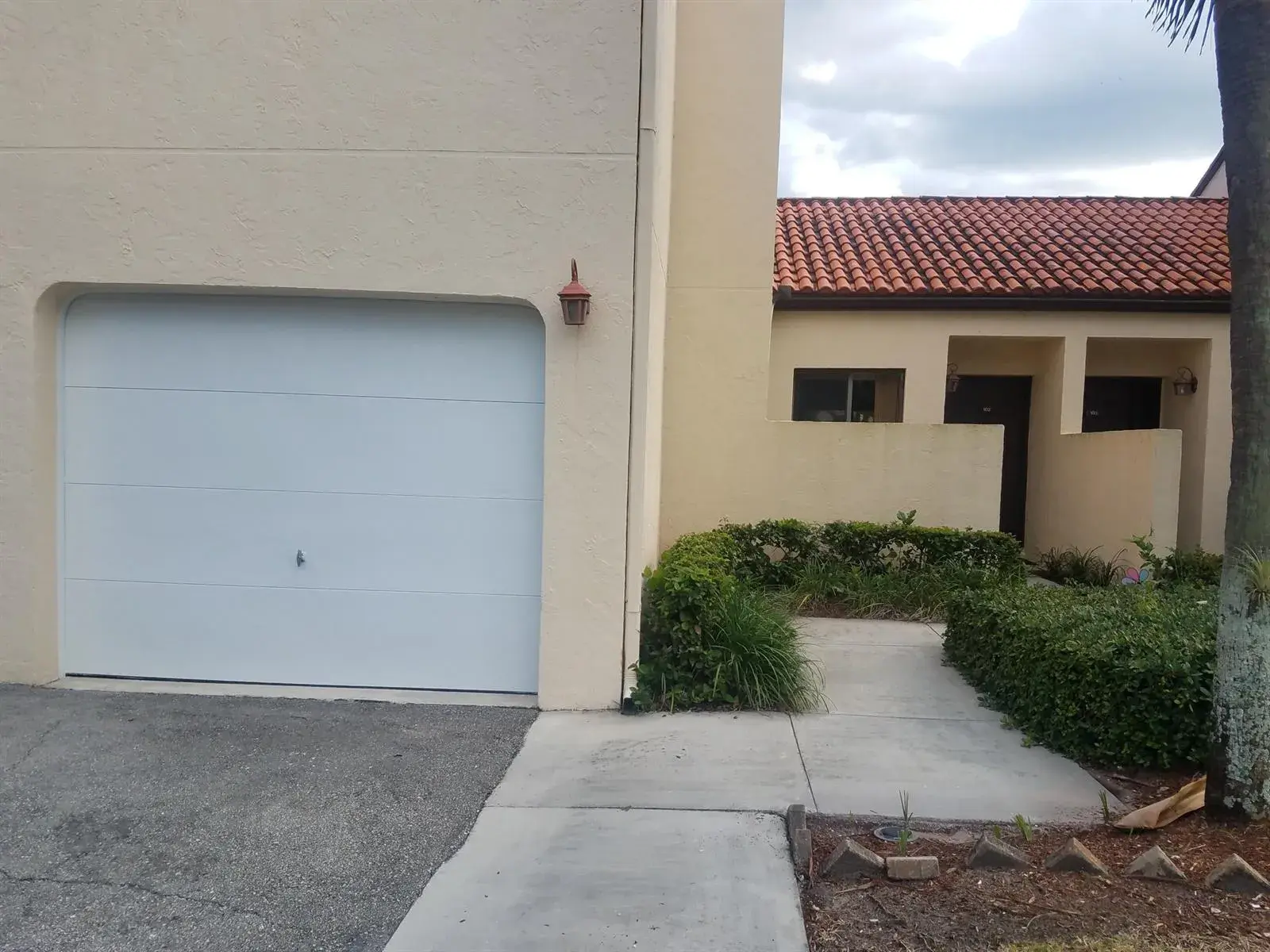 2 bedroom 2 bath Residential for sale at 6 Vía De Casas Sur # 102, Boynton Beach FL 33426