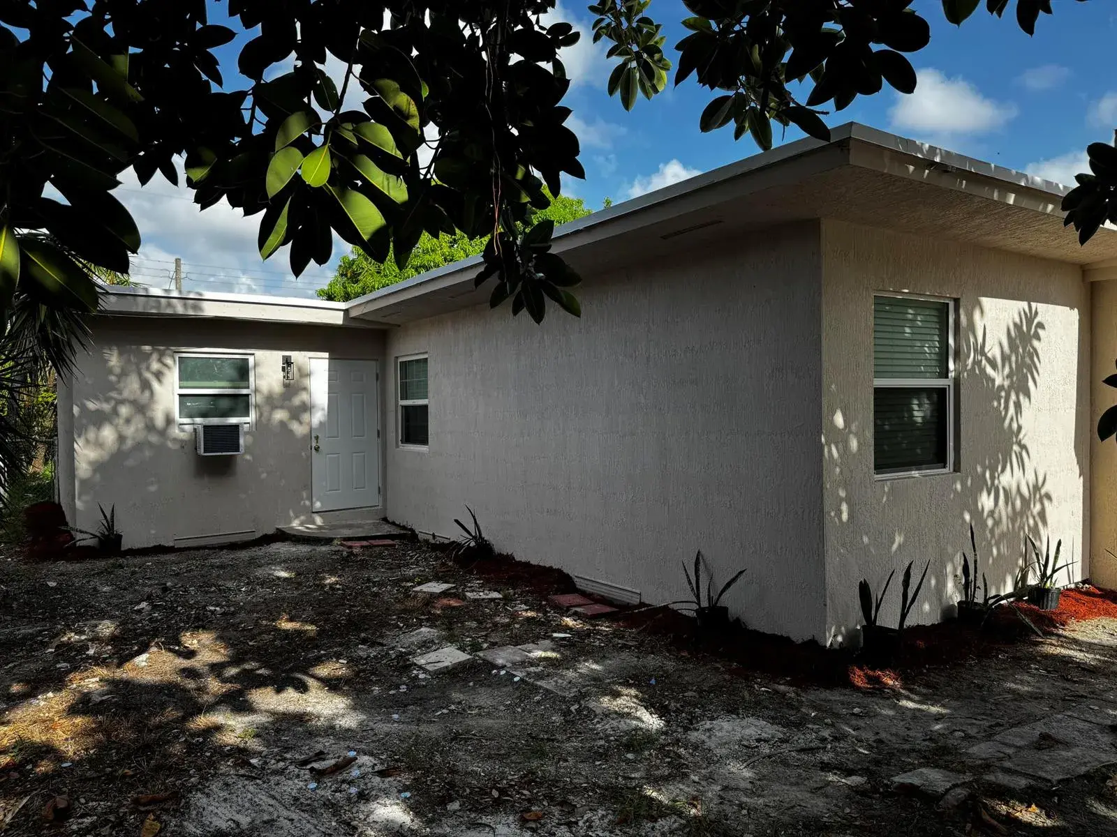 4 bedroom 3 bath Residential for sale at 405 N E Street, Lake Worth FL 33460