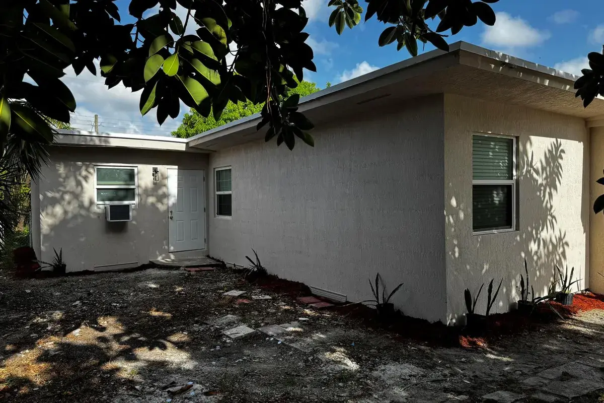405 N E Street, Lake Worth FL 33460