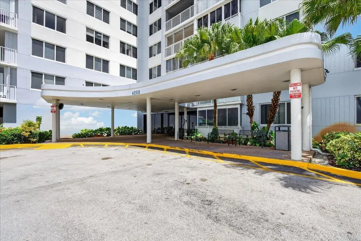4200 Hillcrest Drive # 217, Hollywood FL 33021