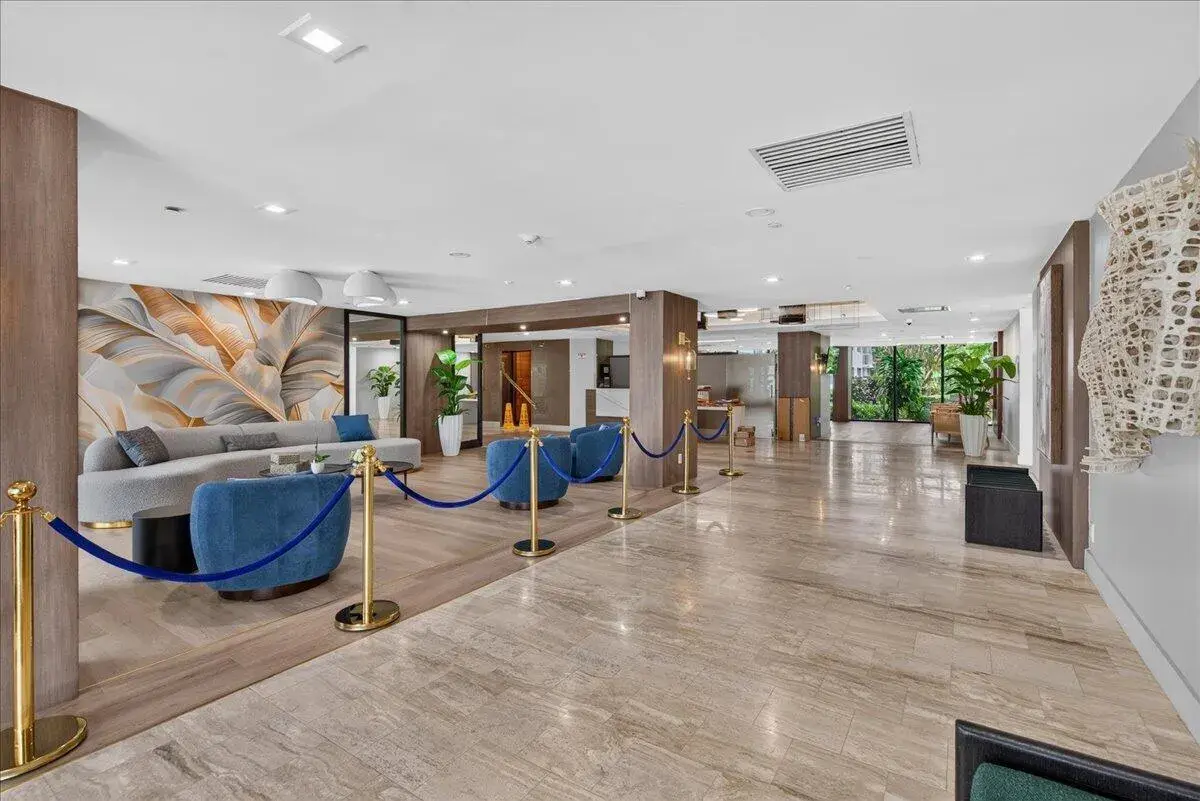 4200 Hillcrest Drive # 217, Hollywood FL 33021