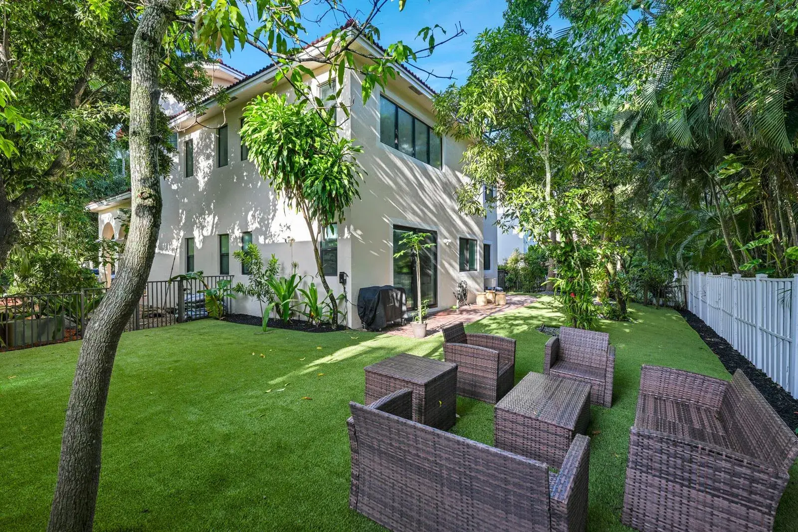 11695 NW 2ND Street, Plantation FL 33325