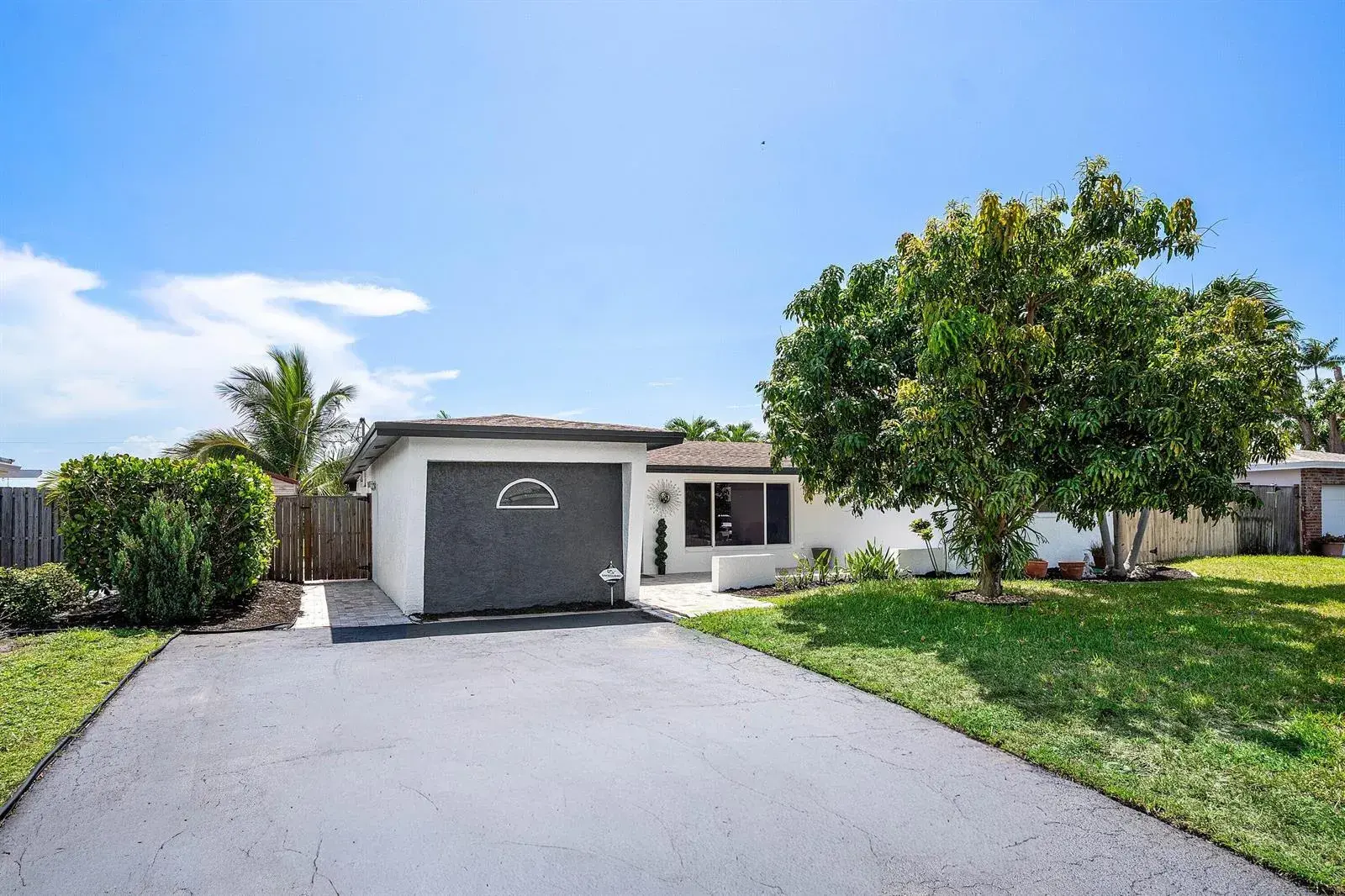 1620 SW 4TH Avenue, Pompano Beach FL 33060