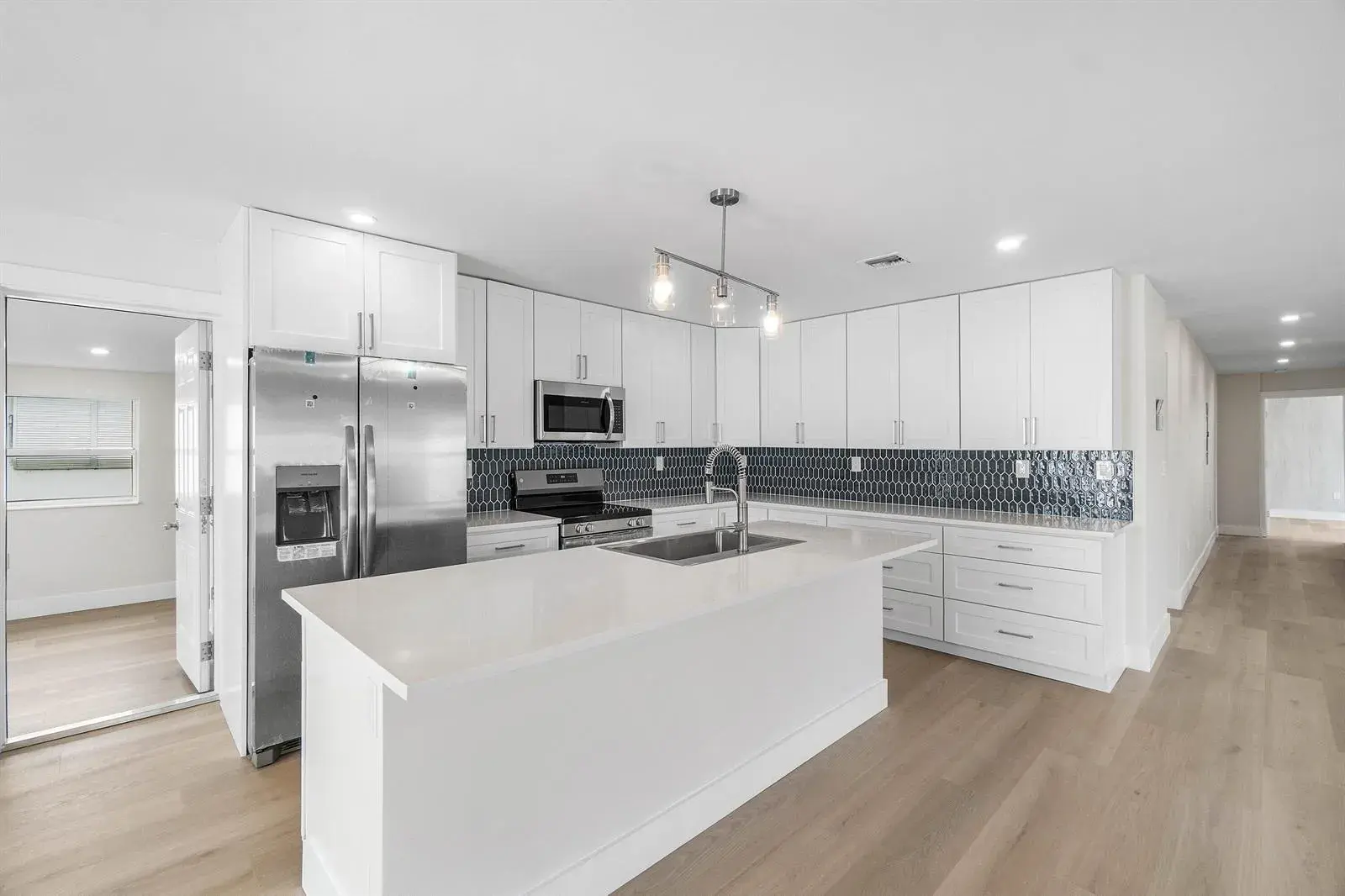 325 SW 8TH Avenue, Delray Beach FL 33444