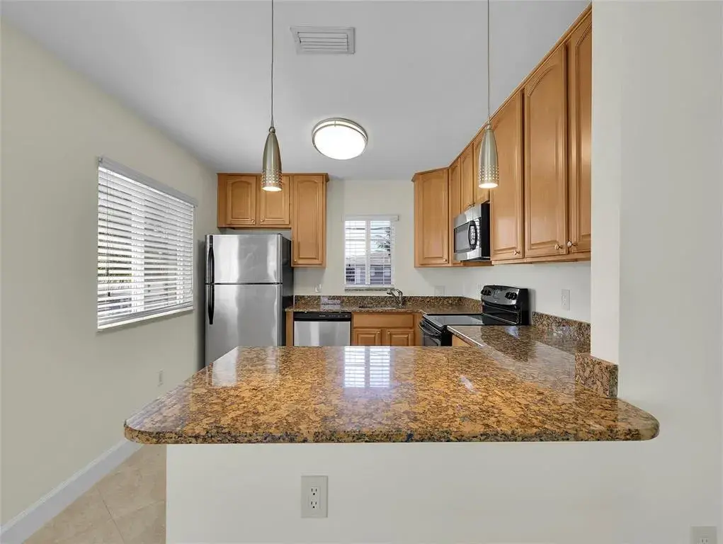 410 SW 15TH Street # 207, Pompano Beach FL 33060
