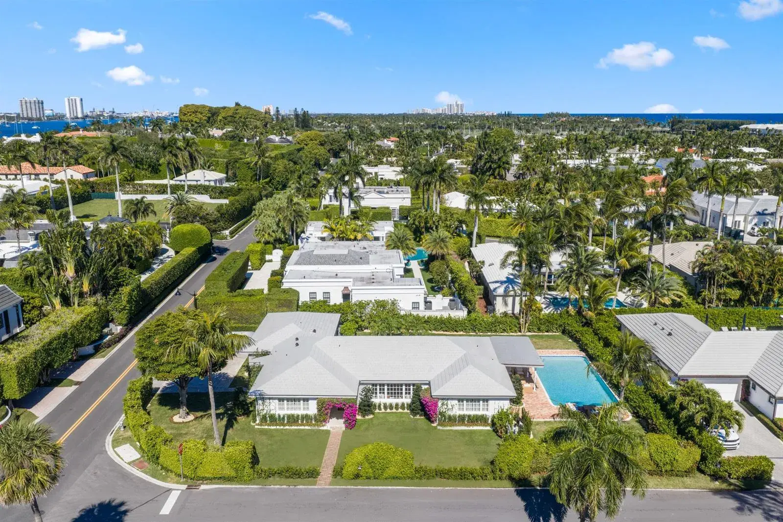 4 bedroom 4 bath Residential for sale at 257 Via Linda, Palm Beach FL 33480