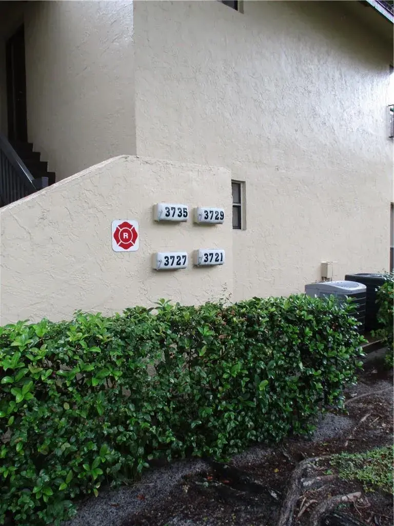 3721 Cocoplum Circle, Coconut Creek FL 33063