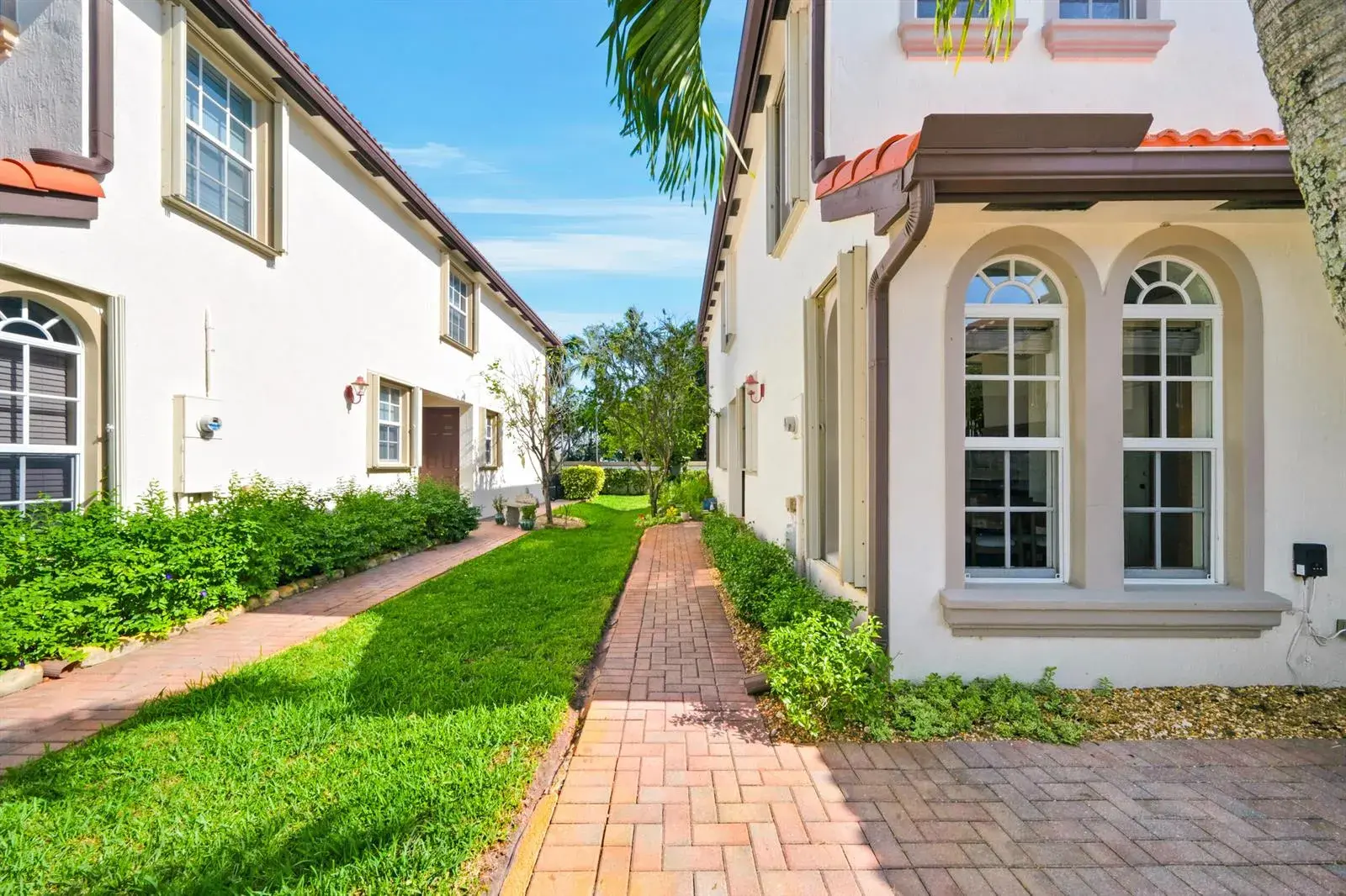 9747 Darlington Place, Cooper City FL 33328