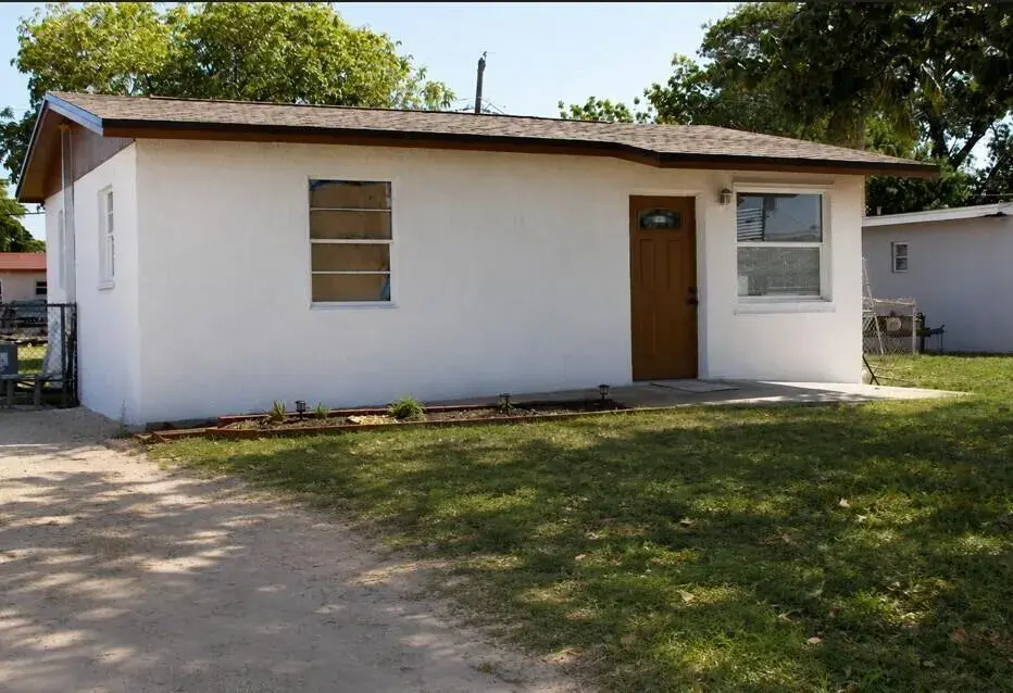 2 bedroom 1 bath Residential for sale at 2304 NW 15th Court, Fort Lauderdale FL 33311