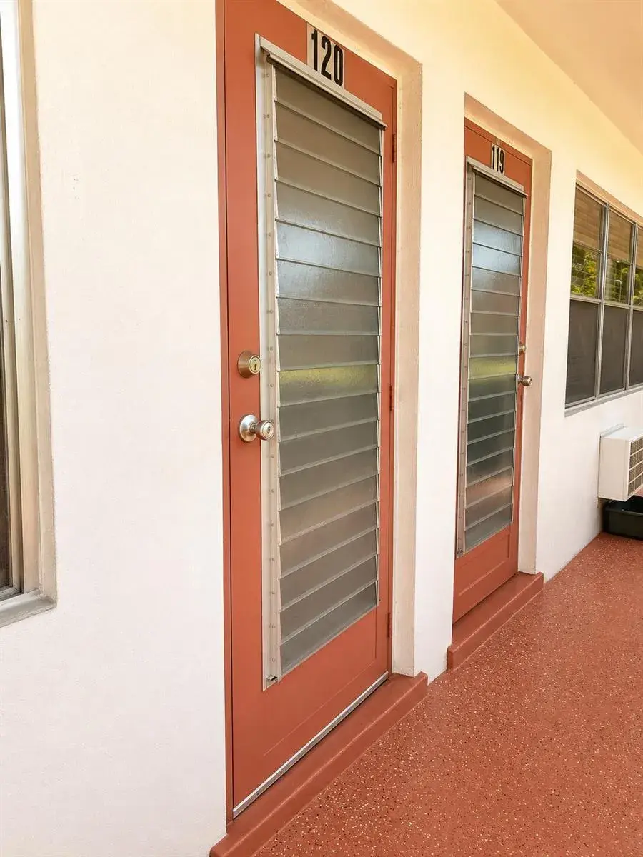 120 WINDSOR F Unit F, West Palm Beach FL 33417