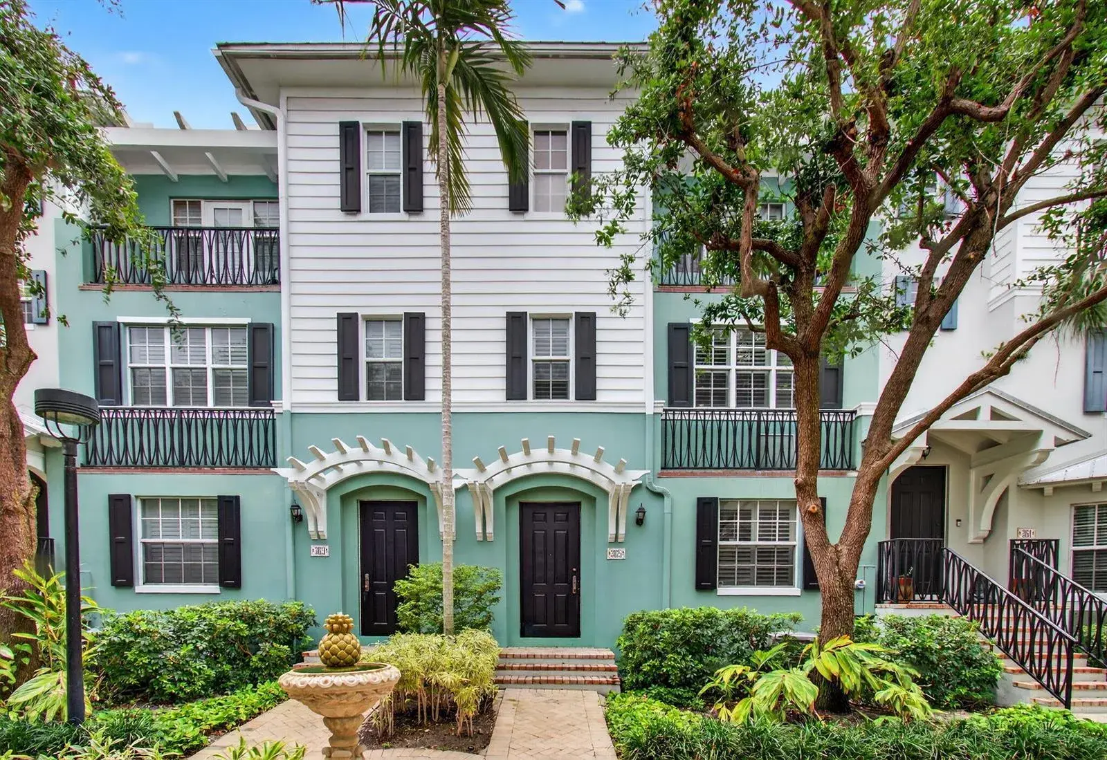 3 bedroom 3 bath Residential for sale at 365 W Mallory Circle, Delray Beach FL 33483