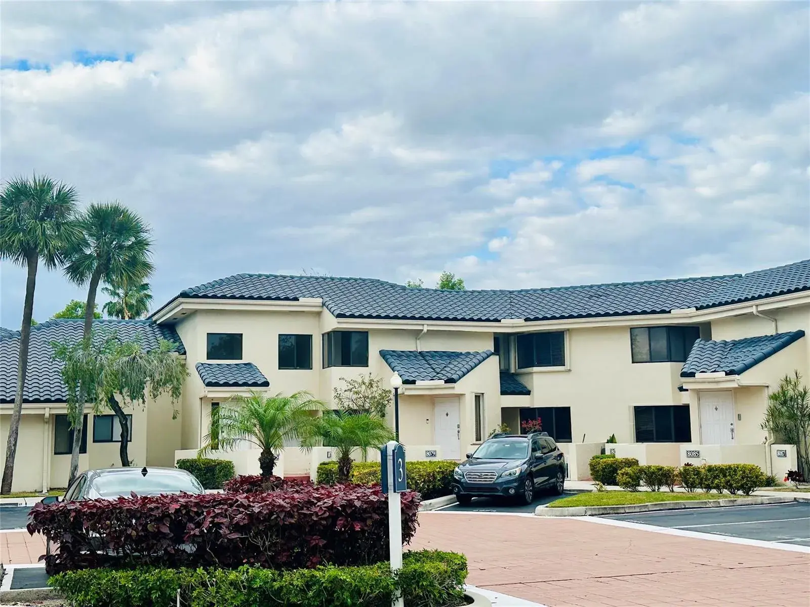 8142 NW 17th Manor, Plantation FL 33322