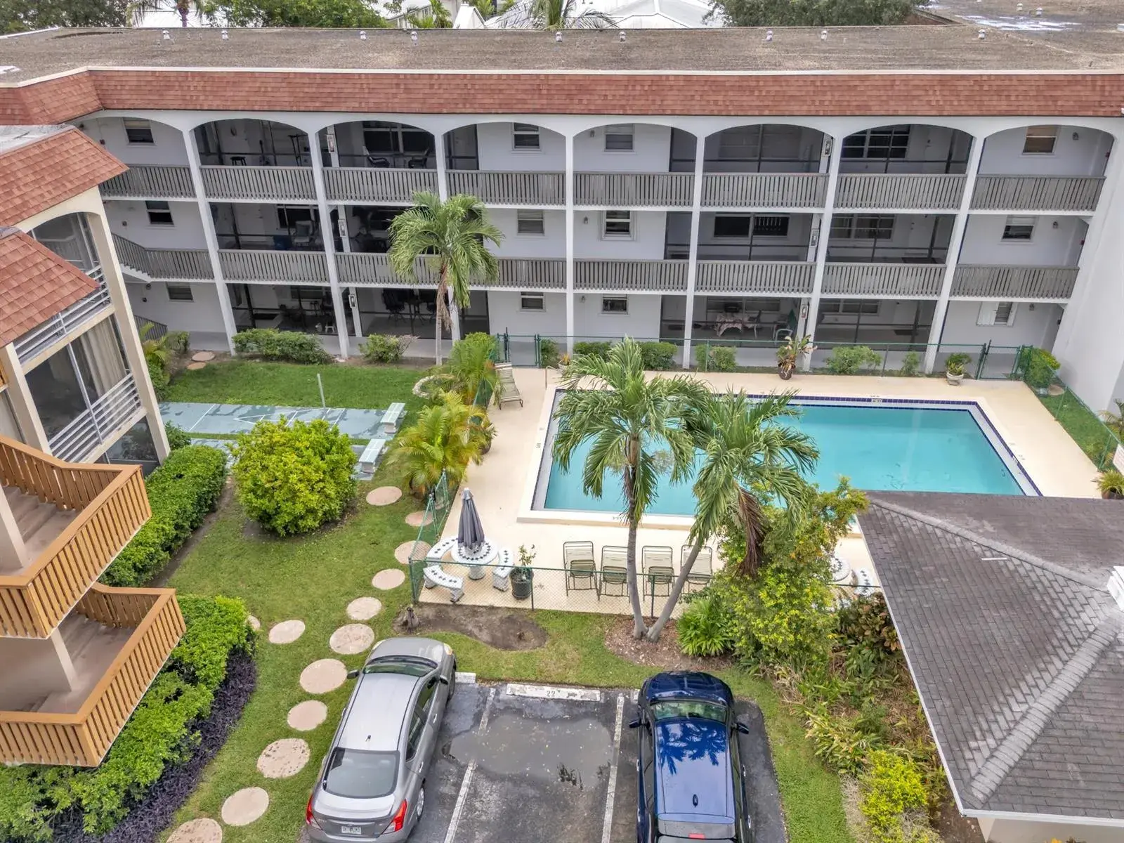 2 bedroom 2 bath Residential for sale at 651 PINE Drive # 204, Pompano Beach FL 33060