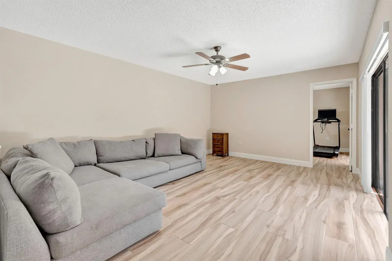 207 2nd Terrace, Palm Beach Gardens FL 33418