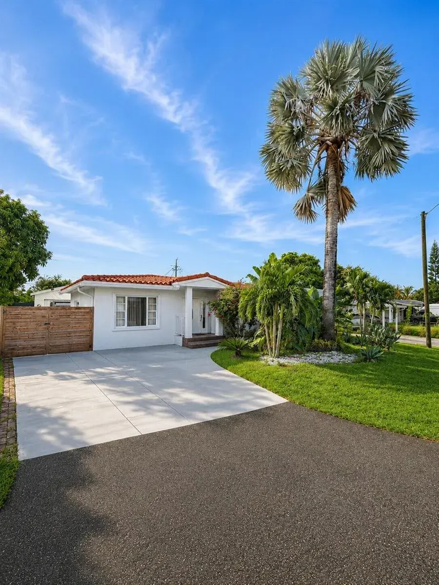 2 bedroom 2 bath Residential for sale at 4730 NE 3rd Avenue, Oakland Park FL 33334