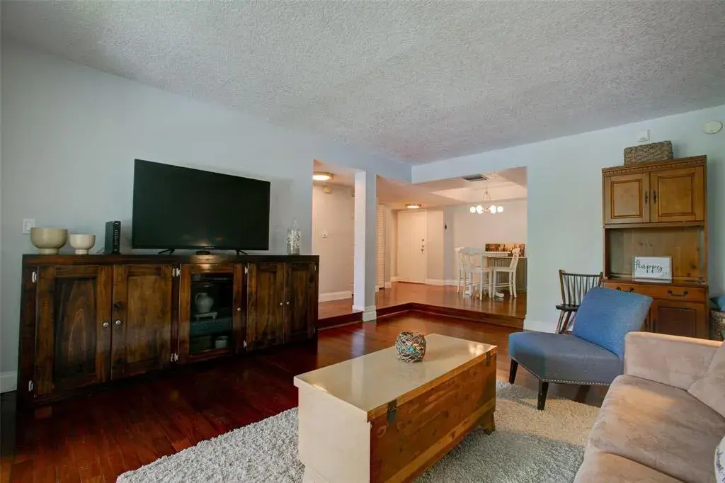3740 INVERRARY Drive # 3I, Lauderhill FL 33319