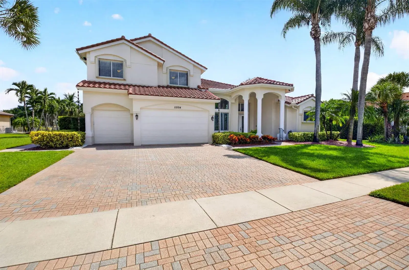 5 bedroom 4 bath Residential for sale at 11554 Knightsbridge Place, Wellington FL 33449
