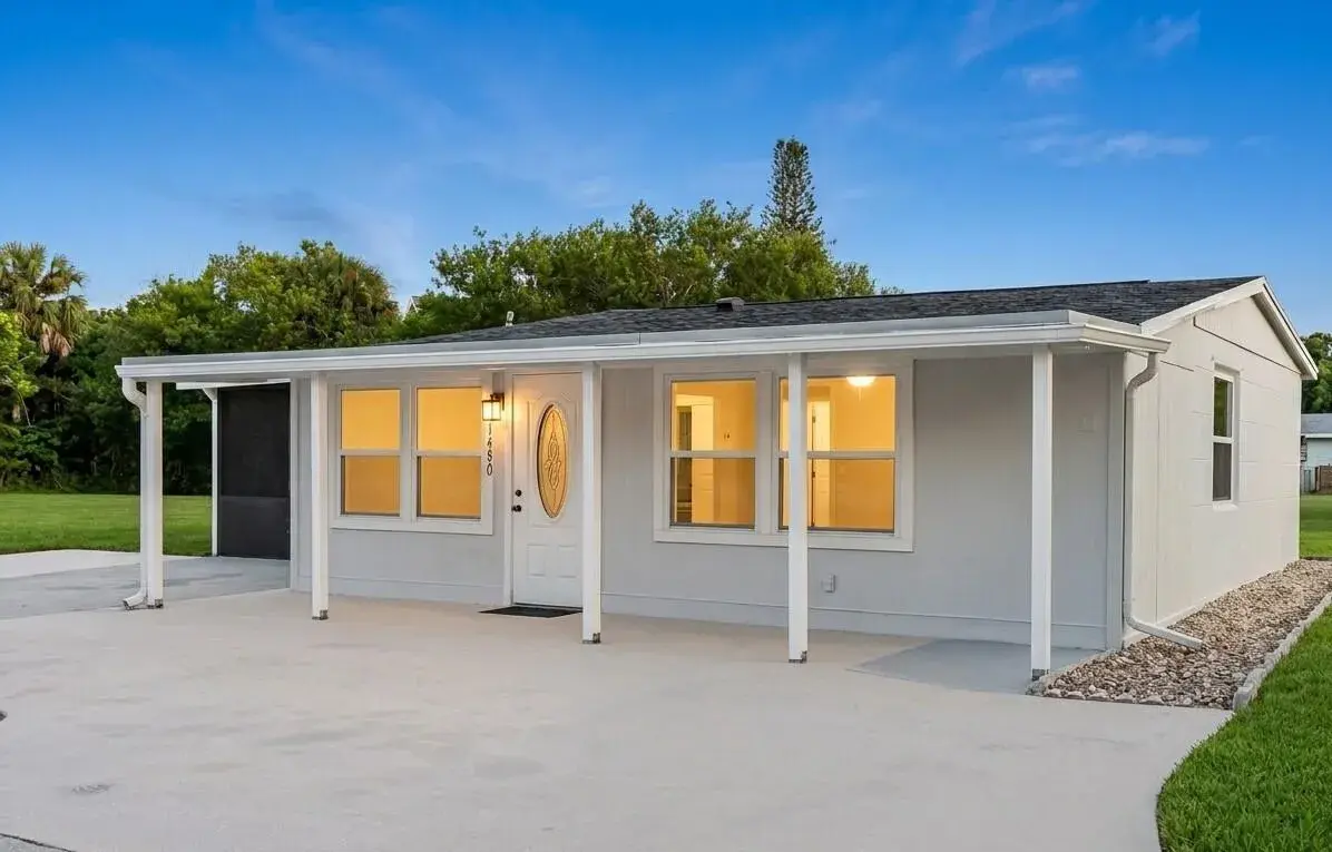 2 bedroom 1 bath Residential for sale at 1480 6th Avenue, Vero Beach FL 32960