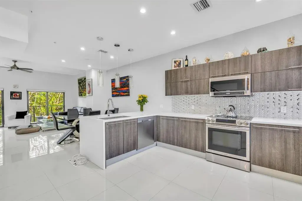 462 SE 1ST Circle, Pompano Beach FL 33060