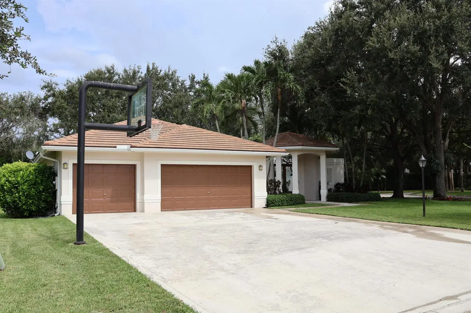 5705 NW 100th Terrace, Coral Springs FL 33076