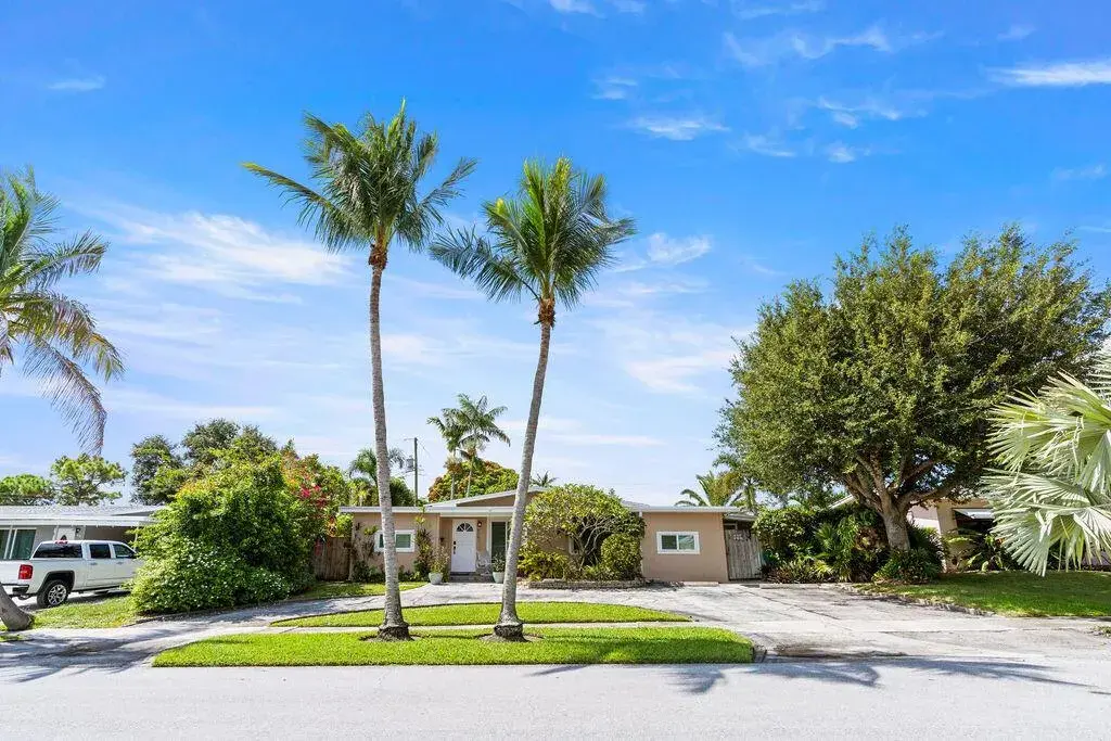 3 bedroom 1 bath Residential for sale at 916 W DUVAL Street, Lantana FL 33462