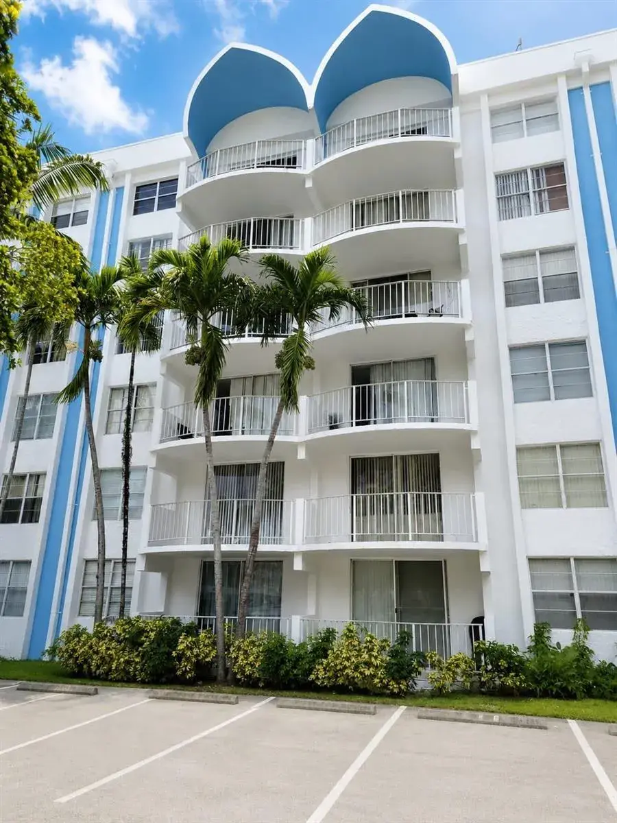 2 bedroom 2 bath Residential for sale at 484 NW 165TH ST Street # 609, Miami FL 33169