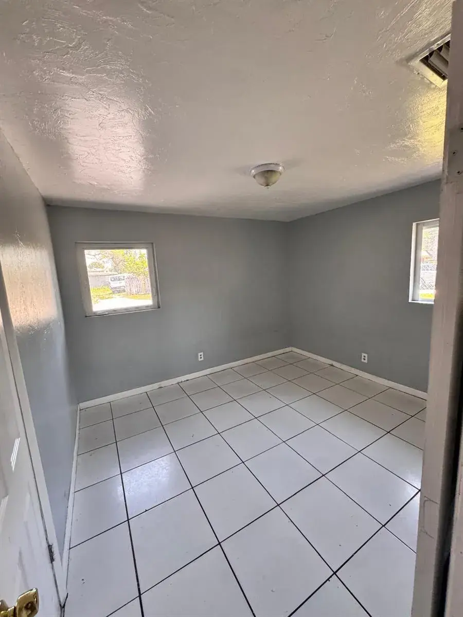 1132 NW 5TH Court # 1, Fort Lauderdale FL 33311