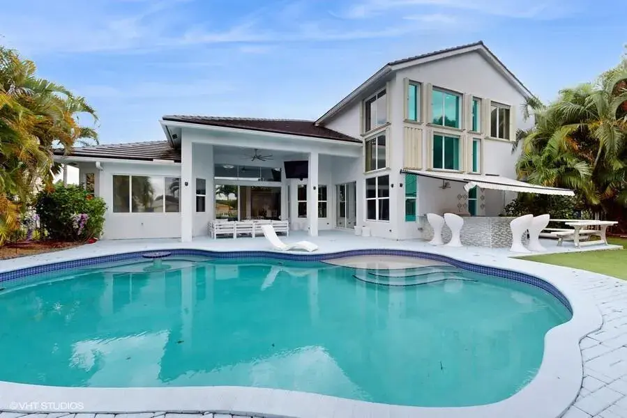 5 bedroom 4 bath Residential for sale at 11910 Osprey Point Circle, Wellington FL 33449