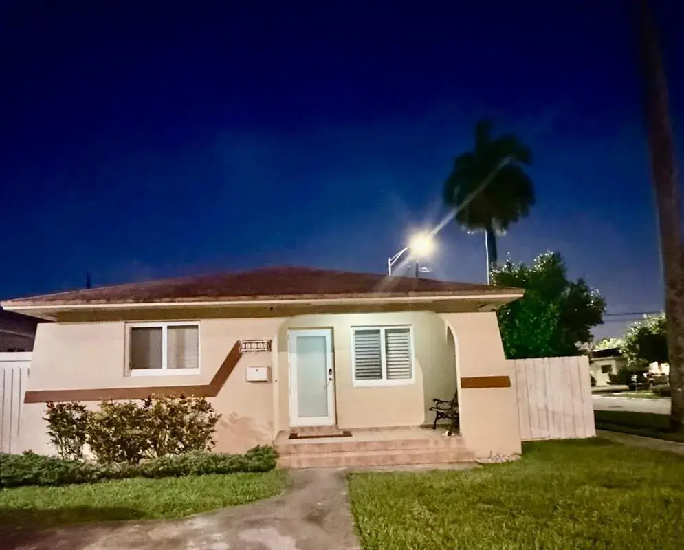 1092 W 32nd Street, Hialeah FL 33012