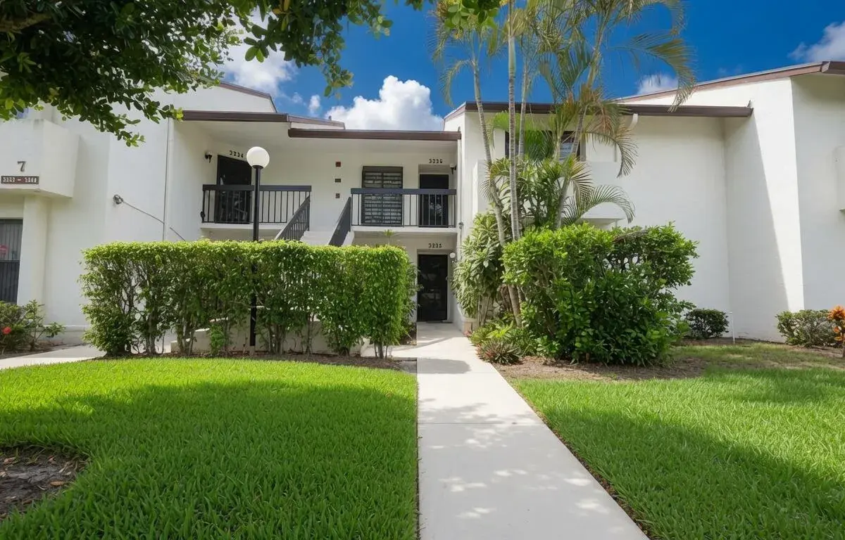 3335 Lucerne Park Drive, FL 33467